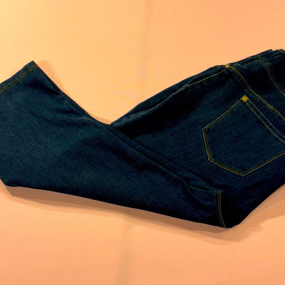 Luxe Denim Blue Jeans Capri. Sz 1X. Great Condition.
